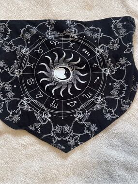 Forever 21 Black Clothing Label Detail